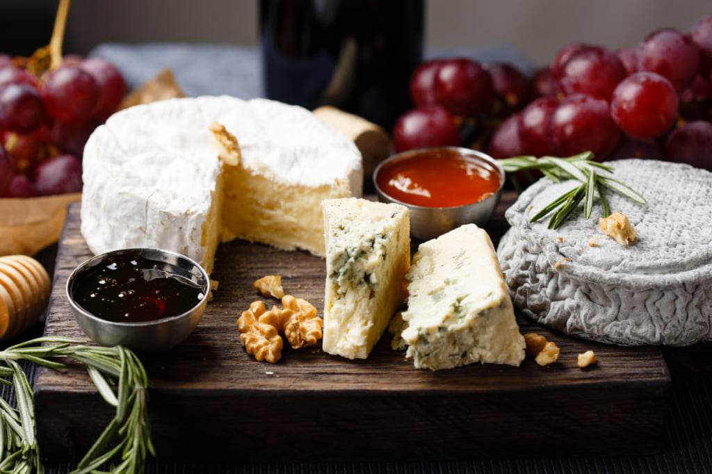 意外と知らない フランス料理でチーズを食べるタイミング 公式 ワイングラスの名門ブランド Riedel リーデル